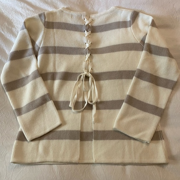 Sabo Skirt Knit Sweater - Picture 2 of 3